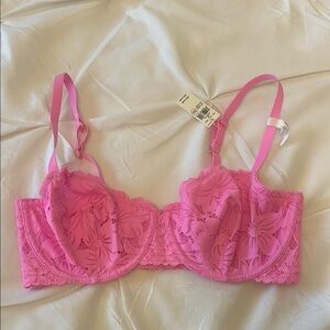 Aerie Pink Lace Underwire Bra with Adjustable Straps